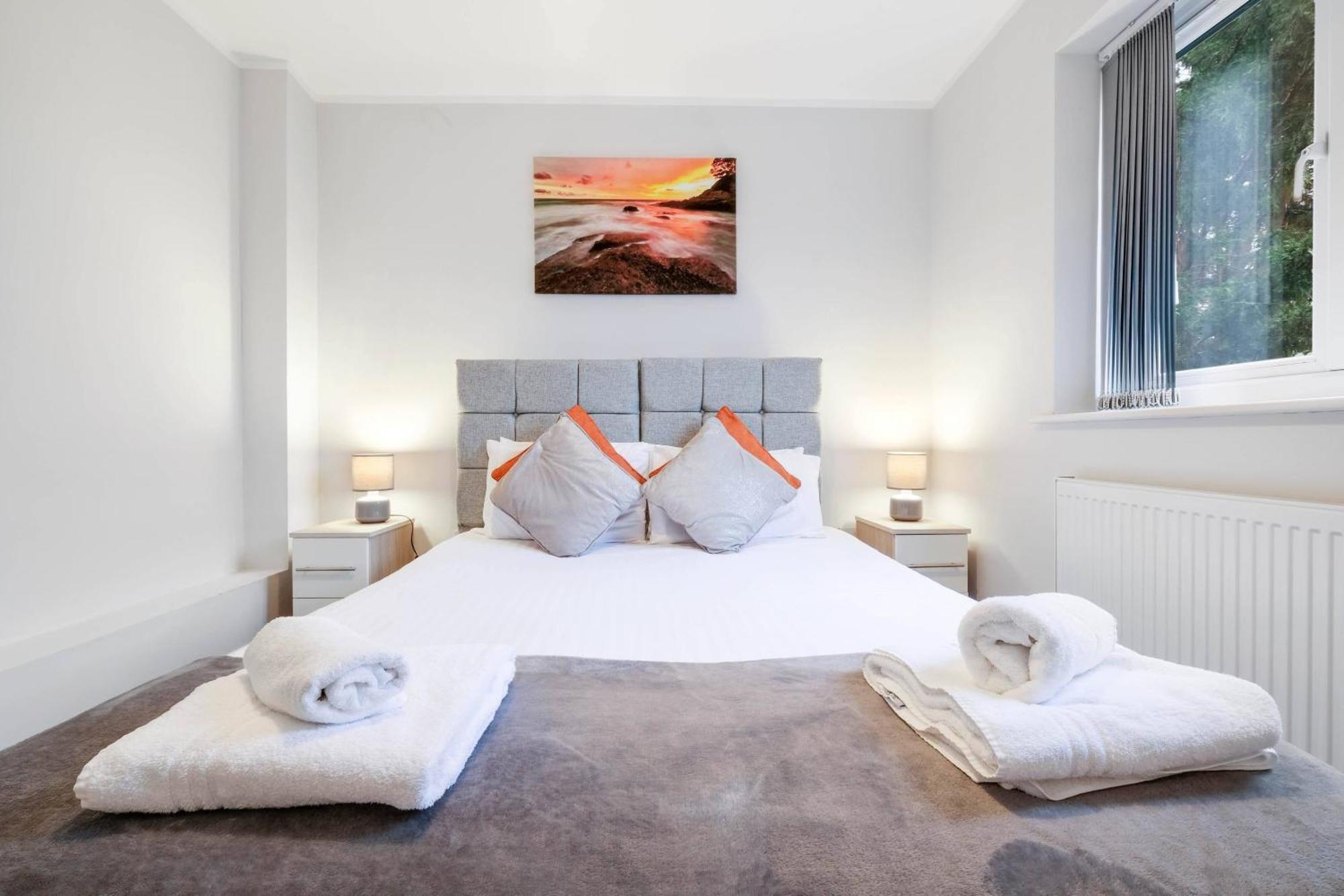 2 Bedroom Penthouse With Parking High Wycombe By 360Stays المظهر الخارجي الصورة