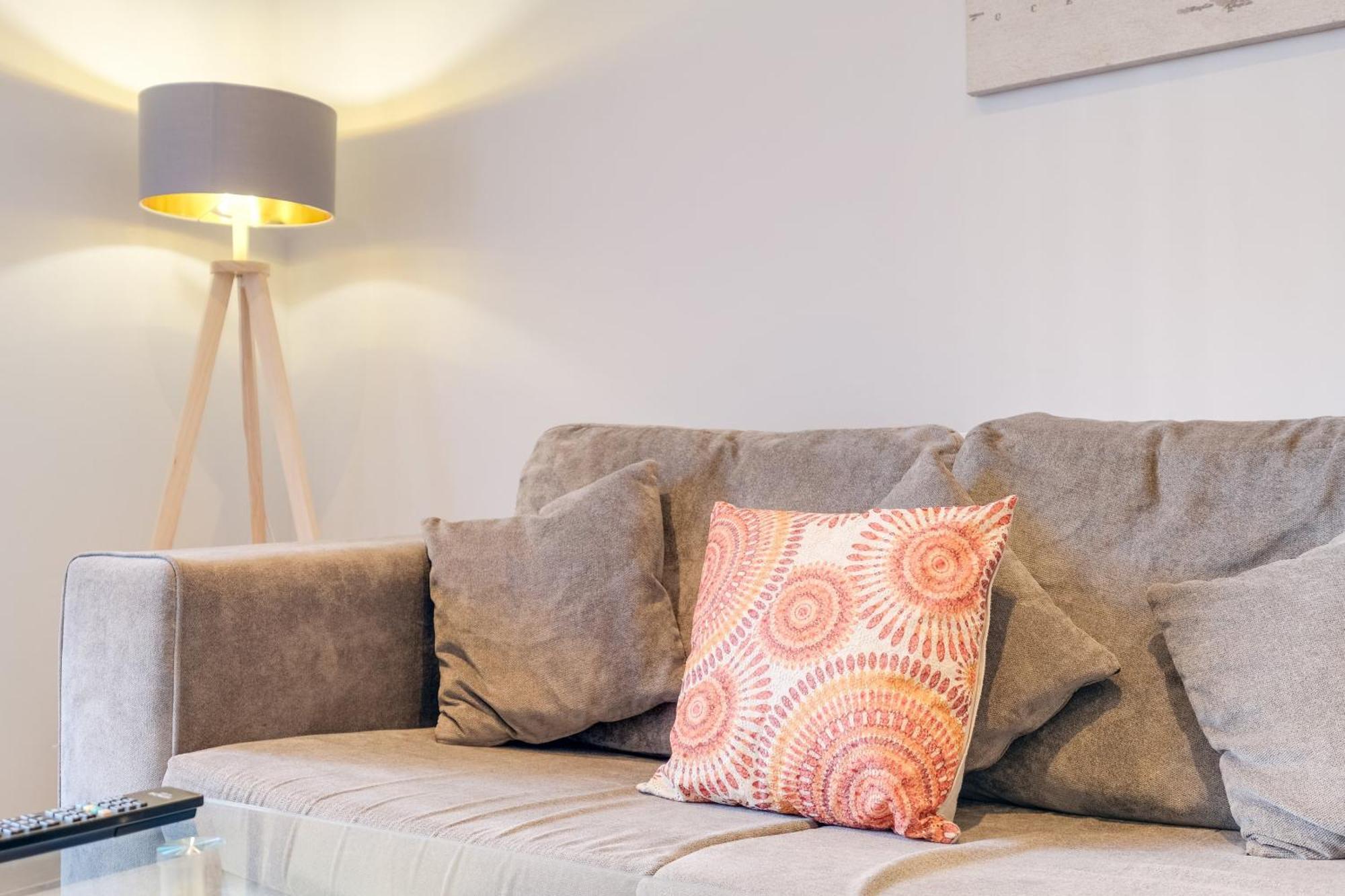 2 Bedroom Penthouse With Parking High Wycombe By 360Stays المظهر الخارجي الصورة